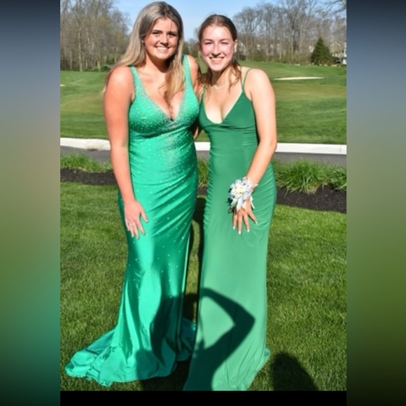 Johnathan Kayne Green Prom Dress Size 14 but would fit sizes 10-14 - Picture 8 of 8